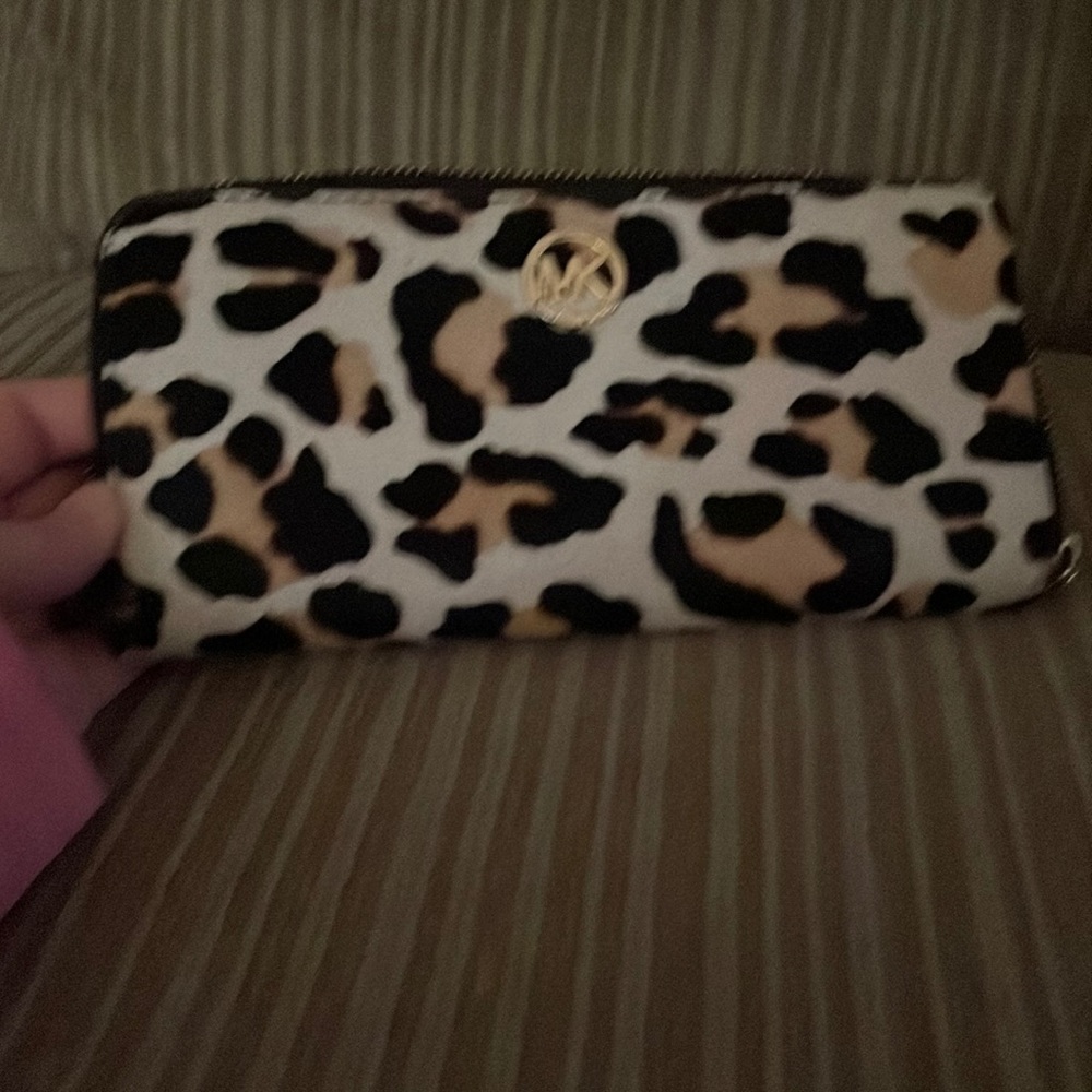 Michael kors wallet
